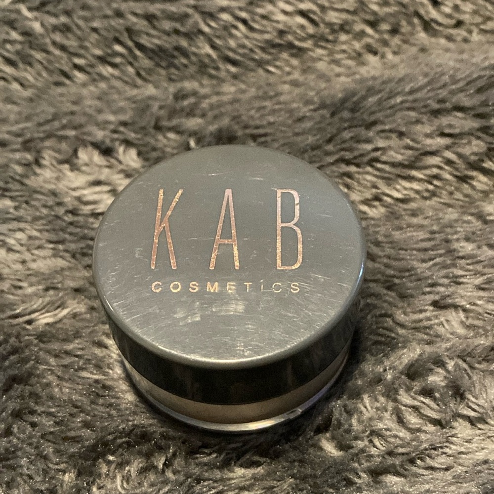 KAB Cosmetics translucent loose setting powder